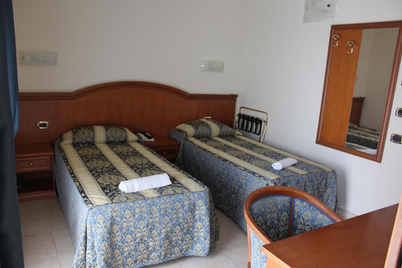 Hotel Concorde Sant'Egidio alla Vibrata Ngoại thất bức ảnh