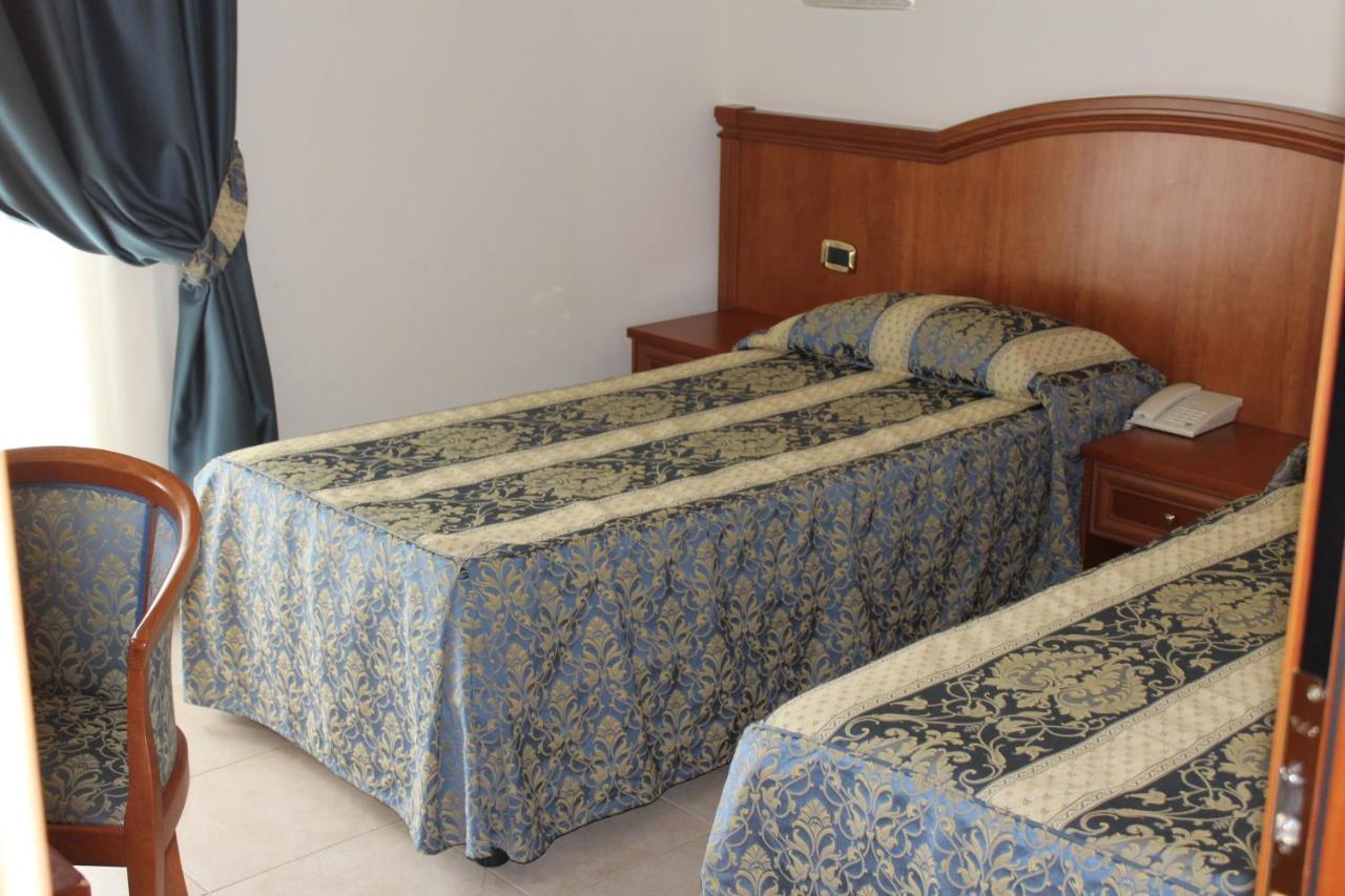 Hotel Concorde Sant'Egidio alla Vibrata Ngoại thất bức ảnh