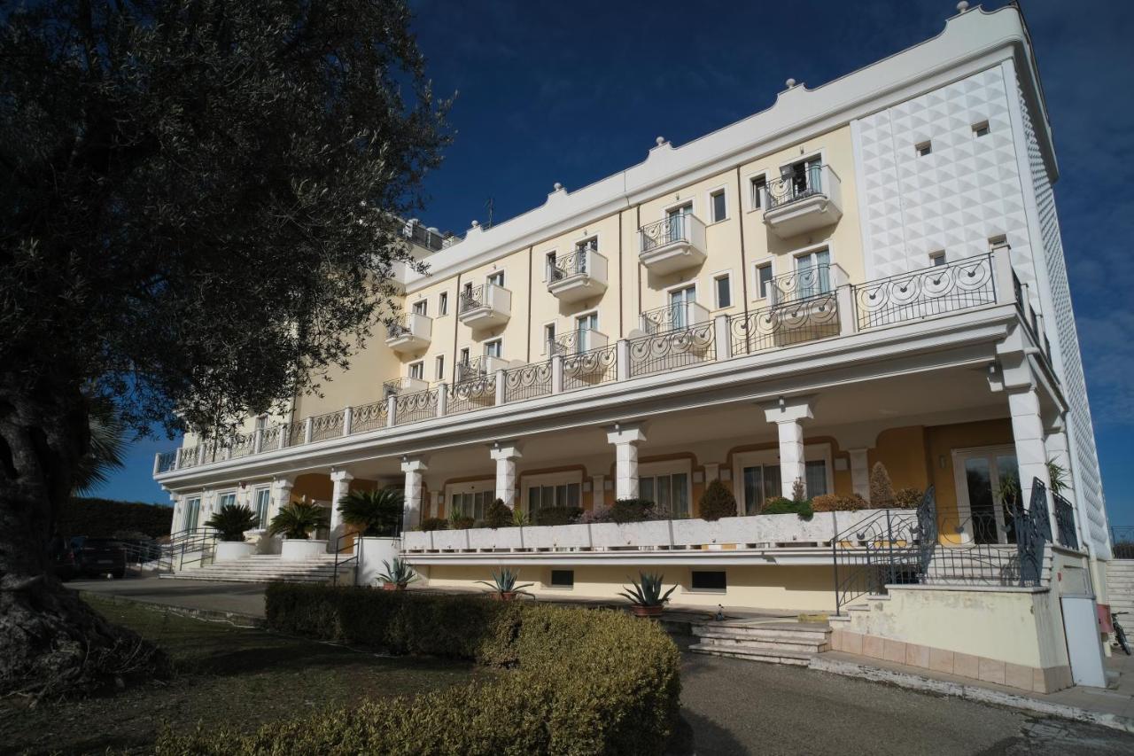 Hotel Concorde Sant'Egidio alla Vibrata Ngoại thất bức ảnh