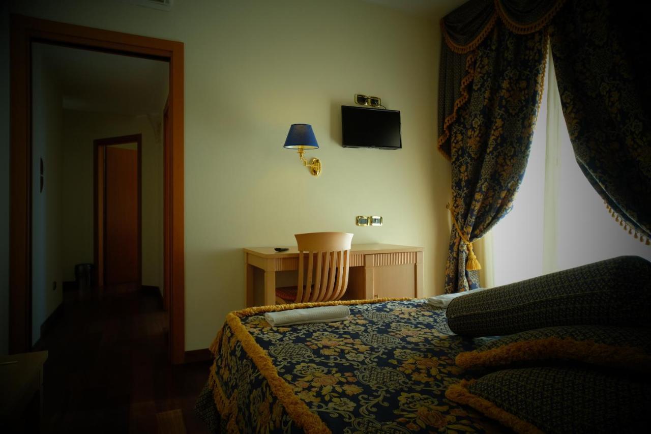 Hotel Concorde Sant'Egidio alla Vibrata Ngoại thất bức ảnh