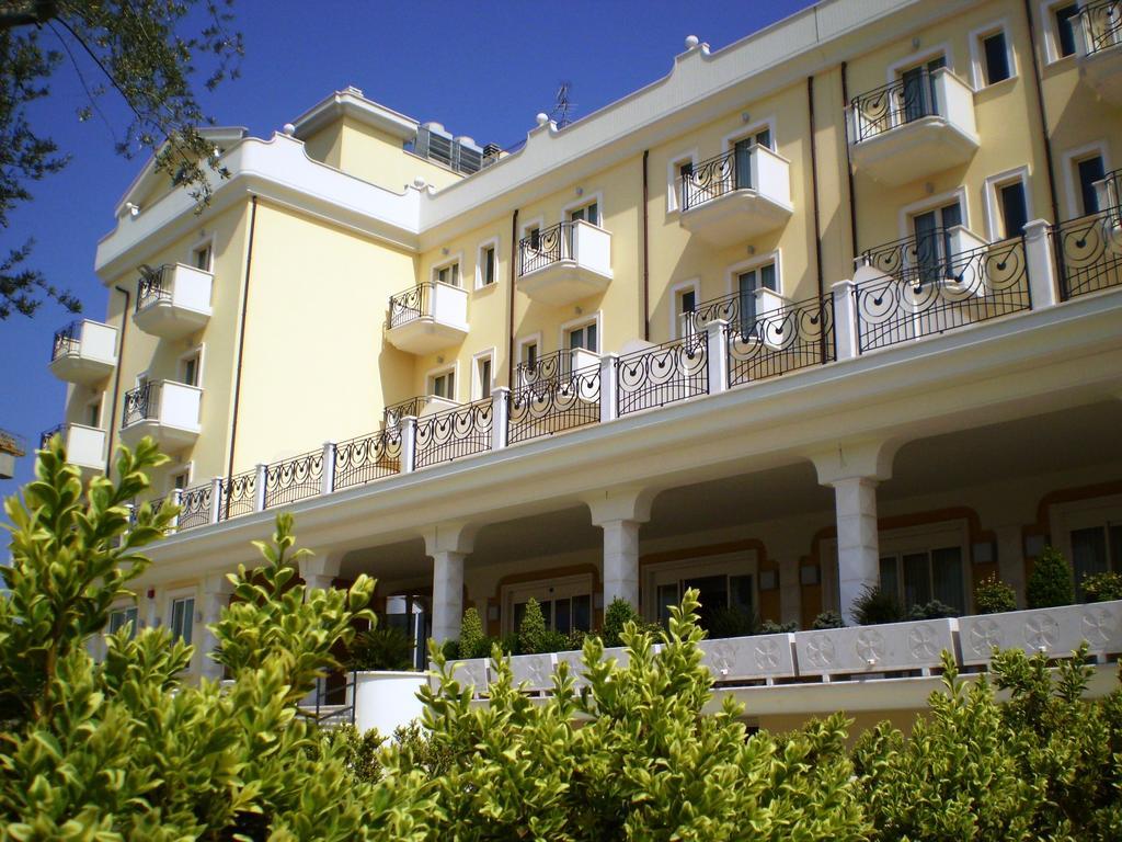 Hotel Concorde Sant'Egidio alla Vibrata Ngoại thất bức ảnh
