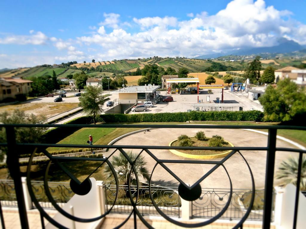 Hotel Concorde Sant'Egidio alla Vibrata Ngoại thất bức ảnh