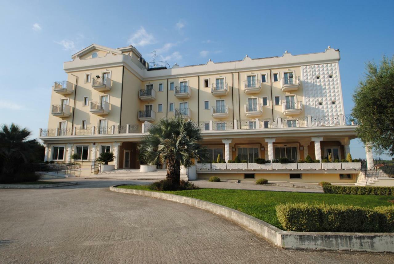 Hotel Concorde Sant'Egidio alla Vibrata Ngoại thất bức ảnh