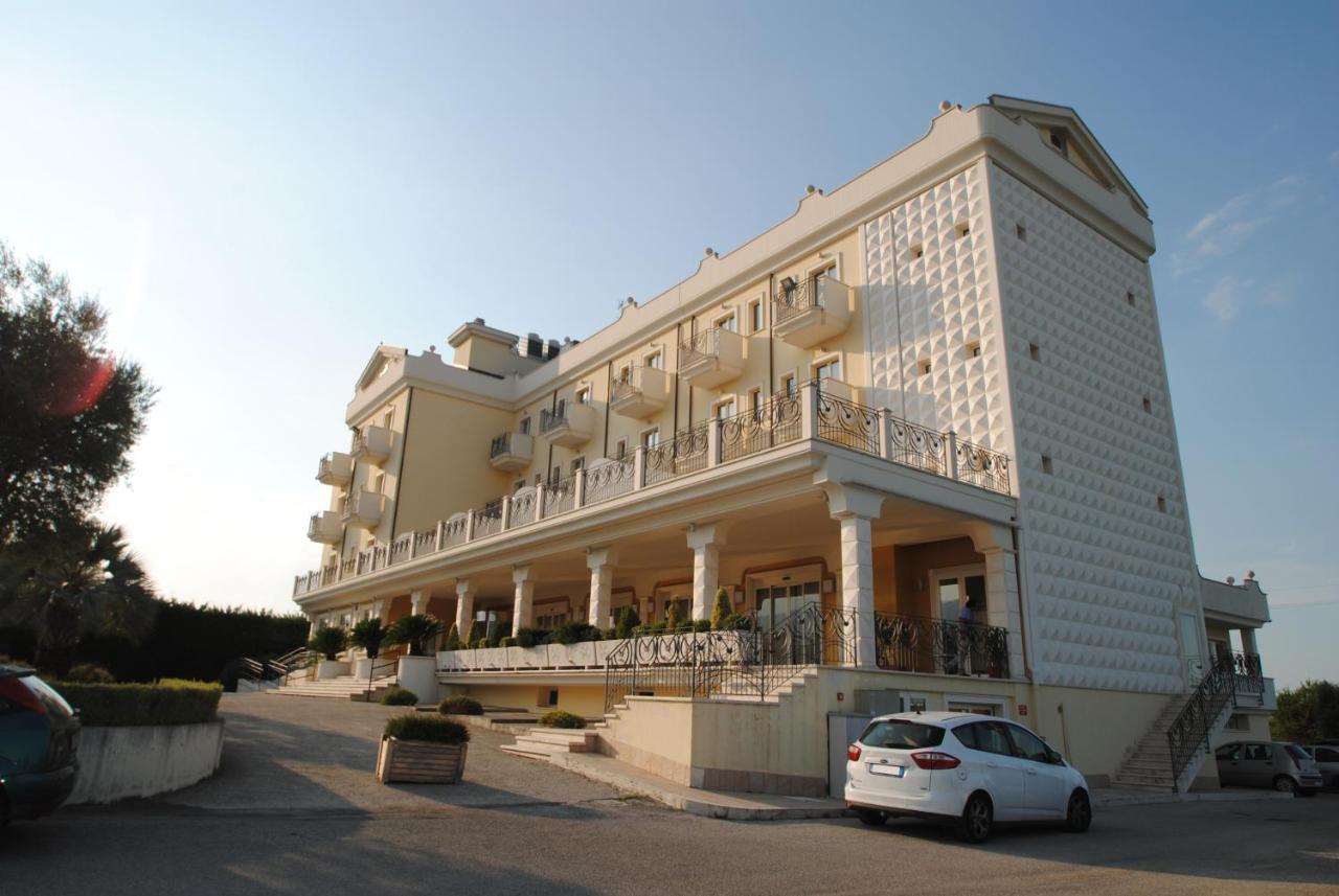 Hotel Concorde Sant'Egidio alla Vibrata Ngoại thất bức ảnh